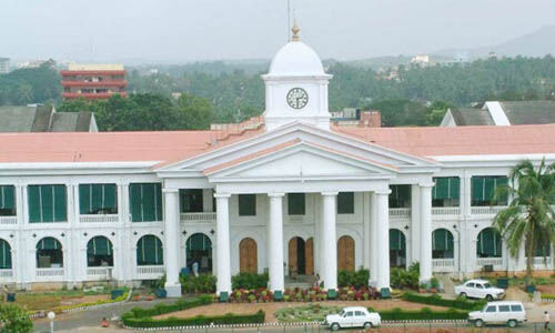 സര്‍ക്കാര്‍ ഓഫീസുകളുടെ പ്രവര്‍ത്തി ദിനം അഞ്ചാക്കണം; ഈ മാസം അഞ്ചിന് യോഗം