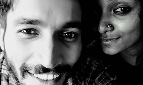വിവാഹിതനായ മാധ്യമപ്രവര്ത്തകനെ മാവോവാദിയാക്കി; പോലിസ് ഒത്താശയോടെ വധു വീട്ടുതടങ്കലില് വിവാഹിതനായ മാധ്യമപ്രവര്ത്തകനെ മാവോവാദിയാക്കി; പോലിസ് ഒത്താശയോടെ വധു വീട്ടുതടങ്കലില്