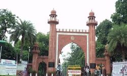 അലിഗഢ് മുസ്ലിം സര്‍വകലാശാലയുടെ  ന്യൂനപക്ഷ പദവി നഷ്ടമാവുമോ?  കേസ് വിശാല ബെഞ്ചിന്റെ പരിഗണനയില്‍