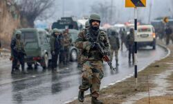 പുല്വാമ ആക്രമണം: 13പേര് കസ്റ്റഡിയില്; അഫ്ഗാന് ബോംബ് നിര്മാണ വിദഗ്ധനെ തിരയുന്നു പുല്വാമ ആക്രമണം: 13പേര് കസ്റ്റഡിയില്; അഫ്ഗാന് ബോംബ് നിര്മാണ വിദഗ്ധനെ തിരയുന്നു