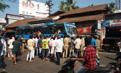 ഹര്ത്താല് തുടങ്ങി; കര്ശന സുരക്ഷയൊരുക്കാന് ഡിജിപിയുടെ നിര്ദേശം ഹര്ത്താല് തുടങ്ങി; കര്ശന സുരക്ഷയൊരുക്കാന് ഡിജിപിയുടെ നിര്ദേശം