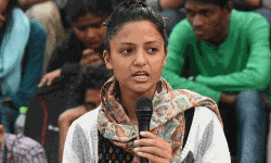 കശ്മീരികള്‍ക്കു നേരെ ആക്രമണം; പ്രതിഷേധിച്ച ഷെഹ്‌ല റാഷിദിനെതിരേ കേസ്