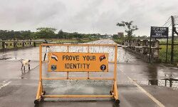 കാര്ഗിലിലും സിയാച്ചിനിലും രാജ്യത്തിന് കാവലിരുന്ന സൈനികന് പൗരത്വം തെളിയിക്കാനുള്ള നെട്ടോട്ടത്തില് കാര്ഗിലിലും സിയാച്ചിനിലും രാജ്യത്തിന് കാവലിരുന്ന സൈനികന് പൗരത്വം തെളിയിക്കാനുള്ള നെട്ടോട്ടത്തില്