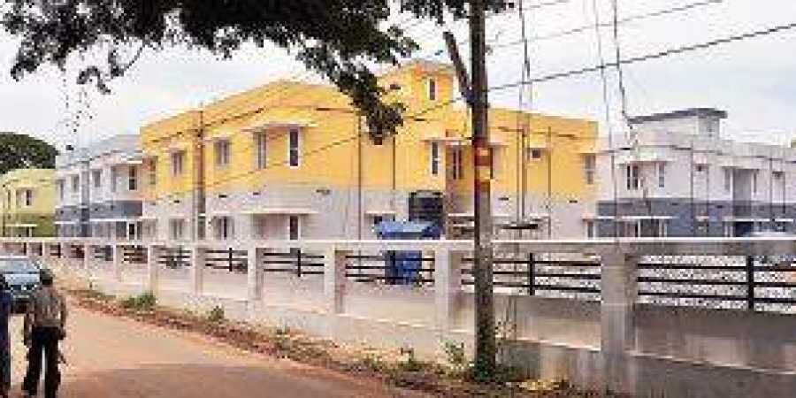 ഭവന പദ്ധതിക്കുള്ള ഭൂമിയിലെ അനധികൃത കൈയേറ്റം ഒഴിപ്പിച്ചു ഭവന പദ്ധതിക്കുള്ള ഭൂമിയിലെ അനധികൃത കൈയേറ്റം ഒഴിപ്പിച്ചു