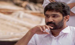 വി ടി ബൽറാം എം എൽ എക്കെതിരേ രൂക്ഷ വിമർശനവുമായി ഡിവൈഎഫ്ഐയും എസ്എഫ്ഐയും