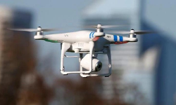 ഗുജറാത്ത് അതിര്ത്തിയില് പാക് ഡ്രോണ് വെടിവച്ചിട്ടു ഗുജറാത്ത് അതിര്ത്തിയില് പാക് ഡ്രോണ് വെടിവച്ചിട്ടു