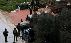 കാര് പായിച്ചു കയറ്റിയെന്ന് ആരോപണം: ഫലസ്തീനികളെ ഇസ്രയേല് വെടിവച്ചു കൊന്നു കാര് പായിച്ചു കയറ്റിയെന്ന് ആരോപണം: ഫലസ്തീനികളെ ഇസ്രയേല് വെടിവച്ചു കൊന്നു