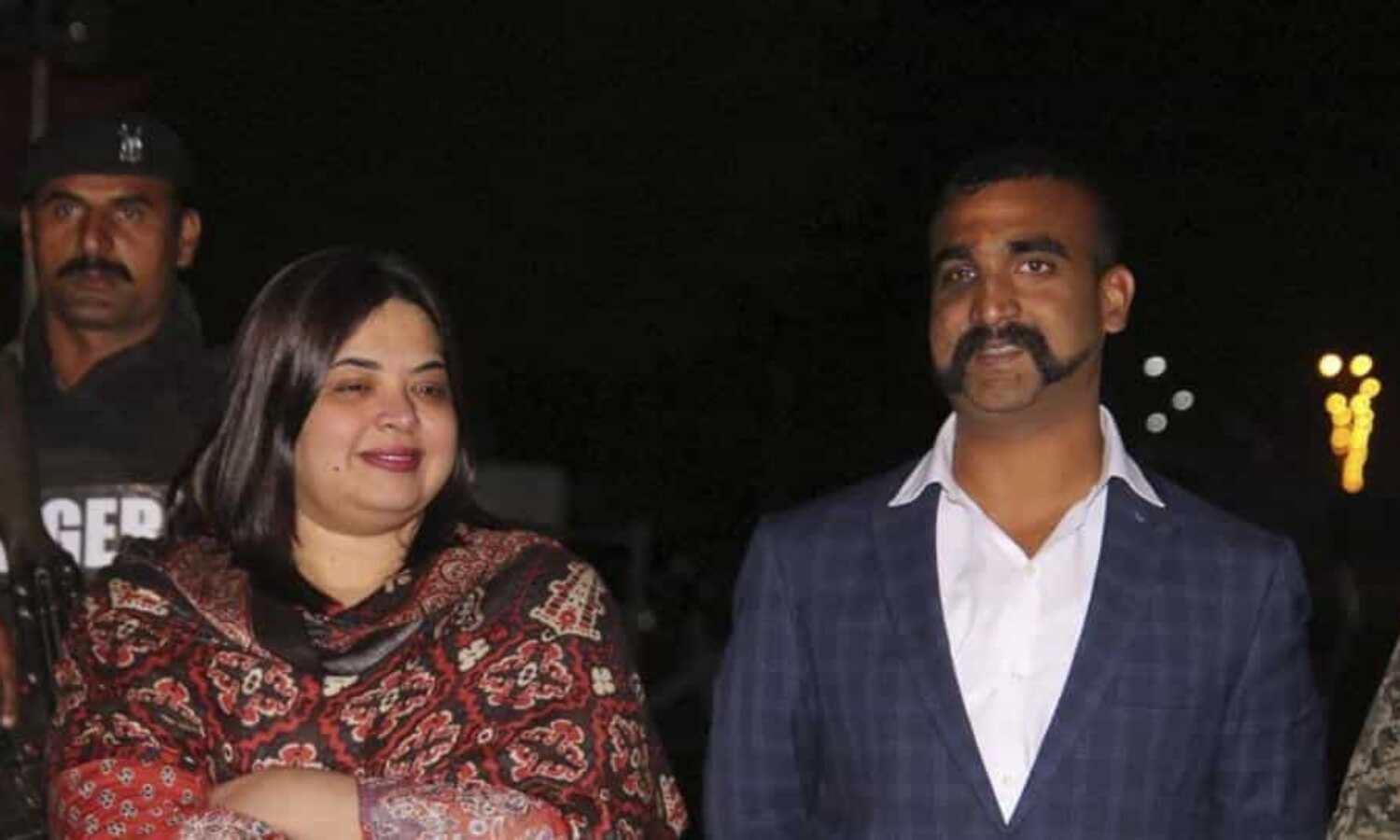 അഭിനന്ദന്റെ ജീവിത കഥ പാഠപുസ്തകത്തില് ഉള്പ്പെടുത്താനൊരുങ്ങി രാജസ്ഥാന് സര്ക്കാര് അഭിനന്ദന്റെ ജീവിത കഥ പാഠപുസ്തകത്തില് ഉള്പ്പെടുത്താനൊരുങ്ങി രാജസ്ഥാന് സര്ക്കാര്