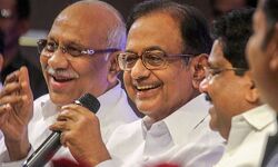 മോഷണമുതല് കള്ളന് തിരികെ തന്നോ?; റഫേല് രേഖകളില് കേന്ദ്രത്തെ പരിഹസിച്ച് പി ചിദംബരം മോഷണമുതല് കള്ളന് തിരികെ തന്നോ?; റഫേല് രേഖകളില് കേന്ദ്രത്തെ പരിഹസിച്ച് പി ചിദംബരം