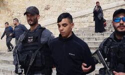 അല്‍ അഖ്‌സ മസ്ജിദില്‍ വിശ്വാസികള്‍ക്കുനേരെ  ഇസ്രായേല്‍ സൈന്യത്തിന്റെ അതിക്രമം;  മസ്ജിദ് സംരക്ഷണത്തിന് ഹമാസിന്റെ ആഹ്വാനം