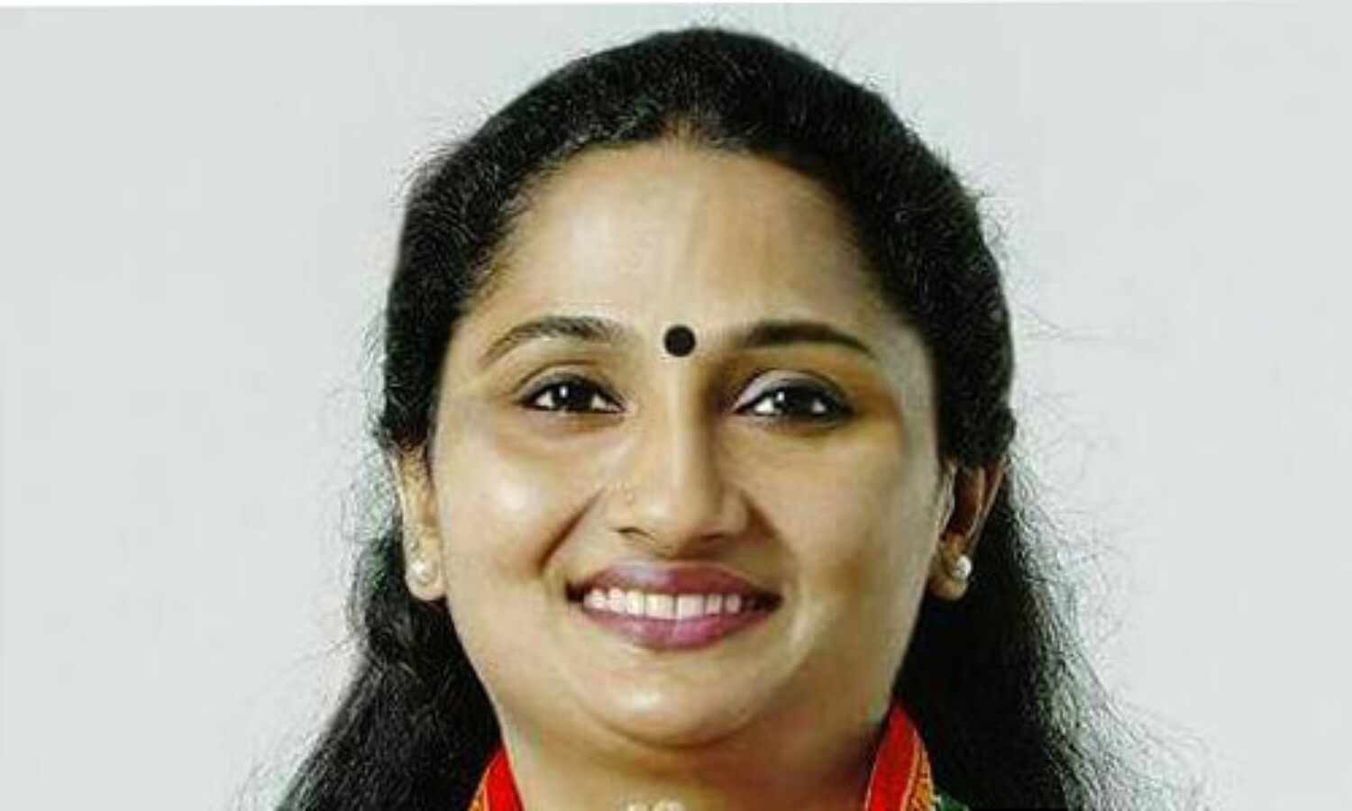 സോളാര്: കോണ്ഗ്രസ് എം എല് എമാര്ക്കെതിരെ ക്രൈം ബ്രാഞ്ച് കേസ് എടുത്ത നടപടി രാഷ്ട്രീയ പ്രേരിതമെന്ന് ദീപ്തി മേരി വര്ഗീസ് സോളാര്: കോണ്ഗ്രസ് എം എല് എമാര്ക്കെതിരെ ക്രൈം ബ്രാഞ്ച് കേസ് എടുത്ത നടപടി രാഷ്ട്രീയ പ്രേരിതമെന്ന് ദീപ്തി മേരി വര്ഗീസ്