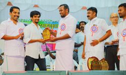 എസ്ഡിപിഐ ആംബുലന്‍സ് ഡ്രൈവര്‍ക്ക് ആദരം