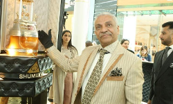 ഒമ്പതു കോടി രൂപയുടെ സുഗന്ധ ദ്രവ്യം  ദുബയ് മാളില്‍ പ്രദര്‍ശനം ആരംഭിച്ചു