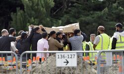 ന്യൂസിലന്ഡ് വെടിവയ്പ്: കൊല്ലപ്പെട്ടവരുടെ സംസ്കാരച്ചടങ്ങുകള് തുടങ്ങി ന്യൂസിലന്ഡ് വെടിവയ്പ്: കൊല്ലപ്പെട്ടവരുടെ സംസ്കാരച്ചടങ്ങുകള് തുടങ്ങി