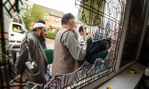 ബര്‍മിങ്ഹാമില്‍ മസ്ജിദുകള്‍ക്കു നേരെ ആക്രമണം