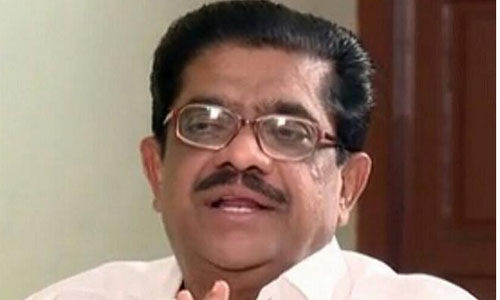 അപകീര്‍ത്തികരമായ പോസ്റ്ററുകള്‍; പോരാളി ഷാജിക്കെതിരേ പരാതിയുമായി വി എം സുധീരന്‍