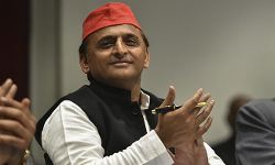 അഖിലേഷ് അസംഗഡില്‍ മല്‍സരിക്കും