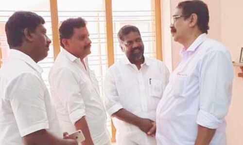 പത്തനംതിട്ടയിലും തിരുവനന്തപുരത്തും ബിജെപിയെ പിന്തുണയ്ക്കാന് എന്എസ്എസ് നിര്ദേശമെന്ന് വെളിപ്പെടുത്തല് പത്തനംതിട്ടയിലും തിരുവനന്തപുരത്തും ബിജെപിയെ പിന്തുണയ്ക്കാന് എന്എസ്എസ് നിര്ദേശമെന്ന് വെളിപ്പെടുത്തല്