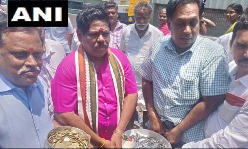 കെട്ടിവയ്ക്കാന് സ്ഥാനാര്ഥി കൊണ്ടുവന്നത് 25000 രൂപയുടെ ചില്ലറ നാണയങ്ങള്...! കെട്ടിവയ്ക്കാന് സ്ഥാനാര്ഥി കൊണ്ടുവന്നത് 25000 രൂപയുടെ ചില്ലറ നാണയങ്ങള്...!