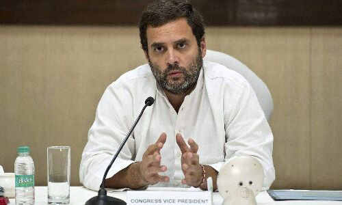 അമേത്തിയില് രാഹുലിന് വിമത ഭീഷണി: മുസ്ലിം വോട്ടുകള് സമാഹരിക്കാനൊരുങ്ങി കോണ്ഗ്രസ് നേതാവിന്റെ മകന് അമേത്തിയില് രാഹുലിന് വിമത ഭീഷണി: മുസ്ലിം വോട്ടുകള് സമാഹരിക്കാനൊരുങ്ങി കോണ്ഗ്രസ് നേതാവിന്റെ മകന്