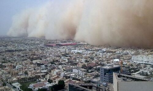 സൗദിയില്‍ ശക്തമായ പൊടിക്കാറ്റ്; കാലാവസ്ഥാ മാറ്റത്തിന്റെ സൂചന