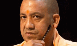 സൈന്യത്തെ മോദിയുടെ സേനയെന്നു വിശേഷിപ്പിച്ച ആദിത്യനാഥിനു തിരഞ്ഞെടുപ്പ് കമ്മീഷന്‍ നോട്ടിസ്