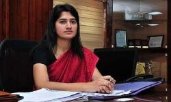 ടി വി അനുപമയുടെ കാര്‍ അപകടത്തില്‍പ്പെട്ടു