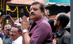 അയ്യപ്പന്റെ പേരില്‍ വോട്ട് അഭ്യര്‍ഥിച്ചു; സുരേഷ് ഗോപിക്ക് ജില്ലാ കലക്ടറുടെ നോട്ടീസ്