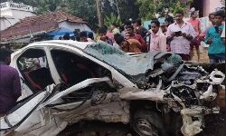 കോട്ടയത്ത് കാര്‍ മതിലില്‍ ഇടിച്ച് നാലുപേര്‍ മരിച്ചു