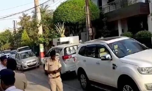 കമല്‍ നാഥിന്റെ സഹായികളുടെ വീടുകളില്‍ ആദായനികുതി വകുപ്പിന്റെ റെയ്ഡ്; ഒമ്പതു കോടി കണ്ടെത്തി