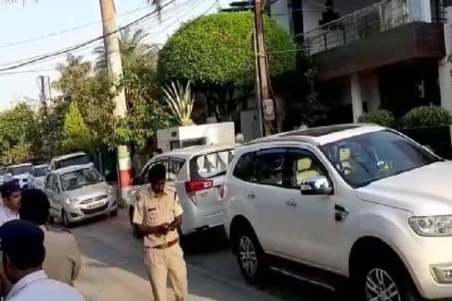 കമല് നാഥിന്റെ സഹായികളുടെ വീടുകളില് ആദായനികുതി വകുപ്പിന്റെ റെയ്ഡ്; ഒമ്പതു കോടി കണ്ടെത്തി കമല് നാഥിന്റെ സഹായികളുടെ വീടുകളില് ആദായനികുതി വകുപ്പിന്റെ റെയ്ഡ്; ഒമ്പതു കോടി കണ്ടെത്തി