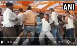 ബിജെപി മന്ത്രി പങ്കെടുത്ത പൊതുപരിപാടിക്കിടെ പ്രവര്‍ത്തകരുടെ കൂട്ടത്തല്ല്