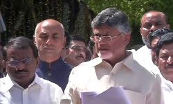 തിരഞ്ഞെടുപ്പ് കമ്മീഷന്‍ മോദിയുടെ നിര്‍ദേശങ്ങള്‍ അനുസരിച്ച് പ്രവര്‍ത്തിക്കുന്നു: ചന്ദ്രബാബു നായിഡു