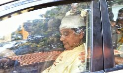 തരൂരിന്റെ ആരോഗ്യനില തൃപ്തികരം; അപകടത്തിൽ ഗൂഢാലോചനയില്ലെന്ന് പോലിസ്