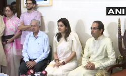 പാര്‍ട്ടി വിട്ട കോണ്‍ഗ്രസ് വക്താവ് പ്രിയങ്ക ചതുര്‍വേദി ശിവസേനയില്‍ ചേര്‍ന്നു