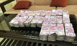 കര്‍ണാടക: ടയറിനുള്ളില്‍ കടത്തിയ 2.3 കോടി രൂപ പിടിച്ചെടുത്തു