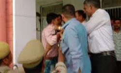 വോട്ടിംഗ് യന്ത്രത്തെക്കുറിച്ച് പരാതി പറയുന്നവര്‍ക്കെതിരേ കേസെടുക്കുന്നത് ശരിയല്ലെന്ന് ചെന്നിത്തല