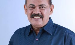 പോളിങ് ബൂത്തിലേക്ക് വരാന്‍ വൈമുഖ്യമുള്ളവര്‍  ദേശാഭിമാനികളും രാജ്യസ്‌നേഹികളുമായി വാഴ്ത്തപ്പെടുന്നു;  മോഹന്‍ലാലിന്റെ കന്നി വോട്ടിനെ ട്രോളി സെബാസ്റ്റ്യന്‍ പോള്‍