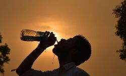 ഡല്ഹിയില് സീസണിലെ റെക്കോര്ഡ് ചൂട് ഡല്ഹിയില് സീസണിലെ റെക്കോര്ഡ് ചൂട്