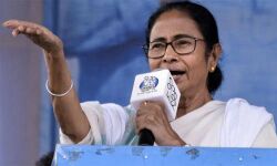 നിലപാടു തിരുത്തി മമത; മോദിയുടെ സത്യപ്രതിജ്ഞാ ചടങ്ങില് പങ്കെടുക്കില്ല നിലപാടു തിരുത്തി മമത; മോദിയുടെ സത്യപ്രതിജ്ഞാ ചടങ്ങില് പങ്കെടുക്കില്ല