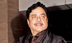 ജിന്ന പരാമര്ശം നാക്കുപിഴയെന്ന് ശത്രുഘ്നന് സിന്ഹ ജിന്ന പരാമര്ശം നാക്കുപിഴയെന്ന് ശത്രുഘ്നന് സിന്ഹ