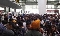 സെര്‍വര്‍ തകരാര്‍ പരിഹരിച്ചെന്ന് എയര്‍ ഇന്ത്യ; സര്‍വീസുകള്‍ സാധാരണ നിലയിലാവാന്‍ ഇനിയും കാത്തിരിക്കണം