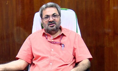 കള്ളവോട്ട്: കേന്ദ്ര തിരഞ്ഞെടുപ്പ് കമ്മിഷന് റിപ്പോര്ട്ട് നല്കുമെന്നു ടിക്കാറാം മീണ കള്ളവോട്ട്: കേന്ദ്ര തിരഞ്ഞെടുപ്പ് കമ്മിഷന് റിപ്പോര്ട്ട് നല്കുമെന്നു ടിക്കാറാം മീണ