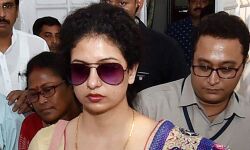 ക്രിക്കറ്റ് താരം മുഹമ്മദ് ഷമിയുടെ വീടാക്രമിച്ചതിന് ഭാര്യ അറസ്റ്റില് ക്രിക്കറ്റ് താരം മുഹമ്മദ് ഷമിയുടെ വീടാക്രമിച്ചതിന് ഭാര്യ അറസ്റ്റില്