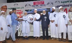 ഇസ്ലാം ഉയര്ത്തുന്നത് മാനവികതയുടെ സന്ദേശം: മൗലാനാ സയ്യിദ് അര്ഷദ് മദനി ഇസ്ലാം ഉയര്ത്തുന്നത് മാനവികതയുടെ സന്ദേശം: മൗലാനാ സയ്യിദ് അര്ഷദ് മദനി