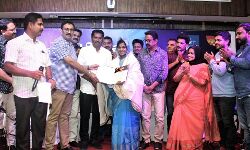 പിന്നണി ഗായിക ലൈല റസ്സാഖിന് പ്രവാസലോകത്തിന്റെ ആദരം