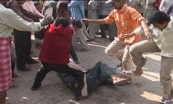 ബീഹാറില് മുസ്ലിം മതാധ്യാപകനെ ആള്ക്കൂട്ടം തല്ലിക്കൊന്നു ബീഹാറില് മുസ്ലിം മതാധ്യാപകനെ ആള്ക്കൂട്ടം തല്ലിക്കൊന്നു