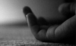 യൂനിവേഴ്‌സിറ്റി കോളജിനുള്ളില്‍ വിദ്യാര്‍ഥിനി കൈ ഞരമ്പ് മുറിച്ച നിലയില്‍