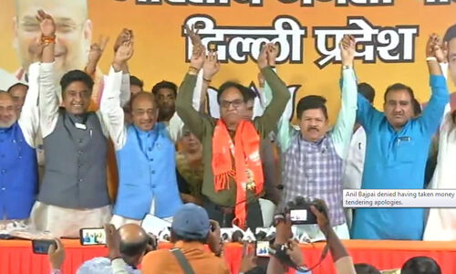 എഎപി എംഎല്‍എ അനില്‍ ബാജ്പായ് ബിജെപിയില്‍ ചേര്‍ന്നു