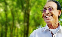 മാപ്പിളപ്പാട്ട് ജനകീയമാക്കുന്നതില് എരഞ്ഞോളി മൂസ പ്രധാന പങ്കുവഹിച്ചു: മുഖ്യമന്ത്രി മാപ്പിളപ്പാട്ട് ജനകീയമാക്കുന്നതില് എരഞ്ഞോളി മൂസ പ്രധാന പങ്കുവഹിച്ചു: മുഖ്യമന്ത്രി